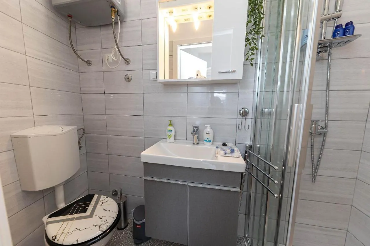Apartmani Kaiserin Crikvenica 0*,  Horvátország