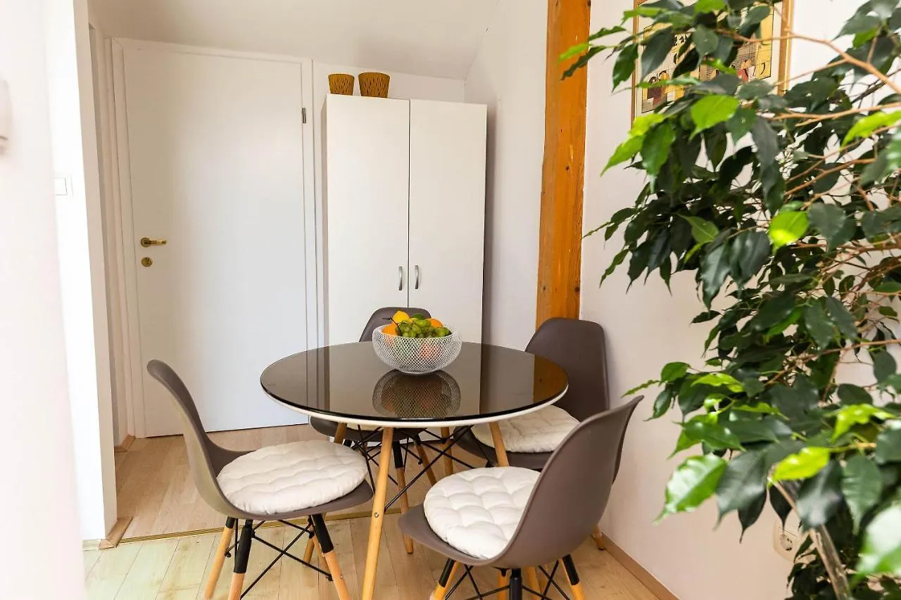 Apartmani Kaiserin Crikvenica 0*,